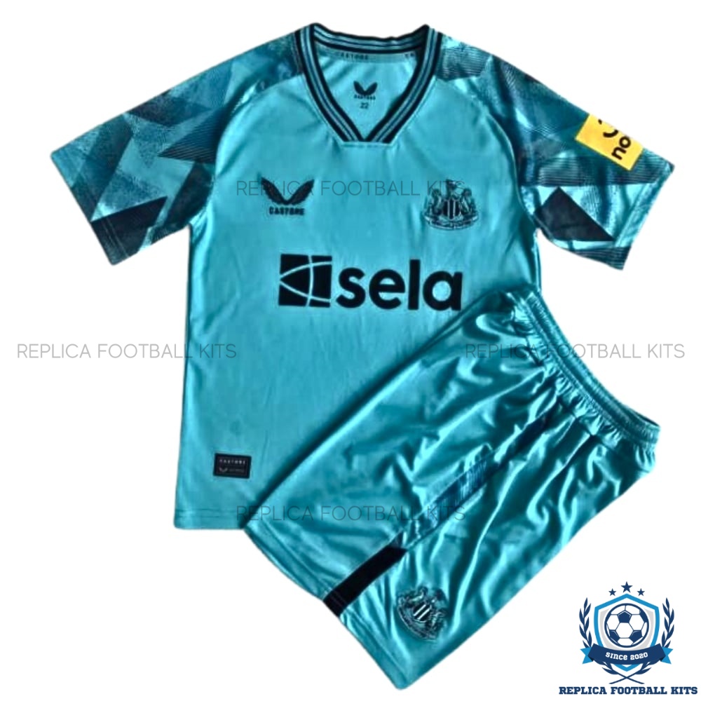 Newcastle Goalkeeper Away Kid Replica Football Kit