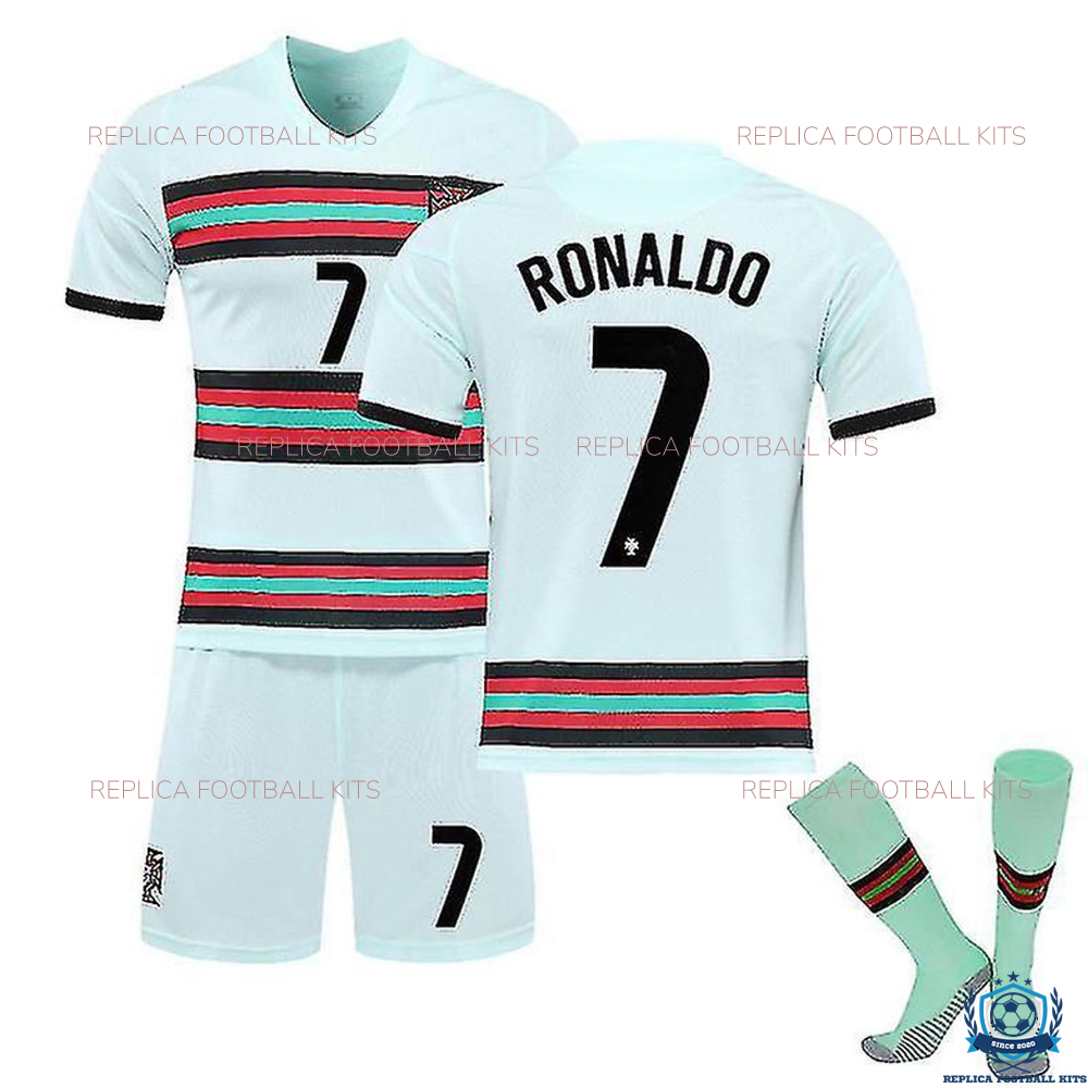 Portugal Away Kid Replica Kit Ronaldo 7 - Overview