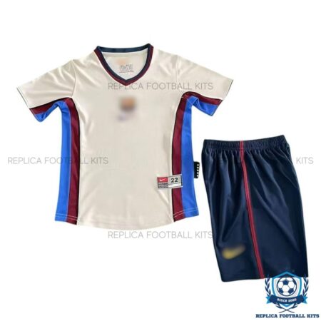 Retro Barcelona Away Kids Replica Kit 98/99 - front view