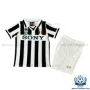 Retro Juventus Home Kids Replica Kit 95/96 - front view